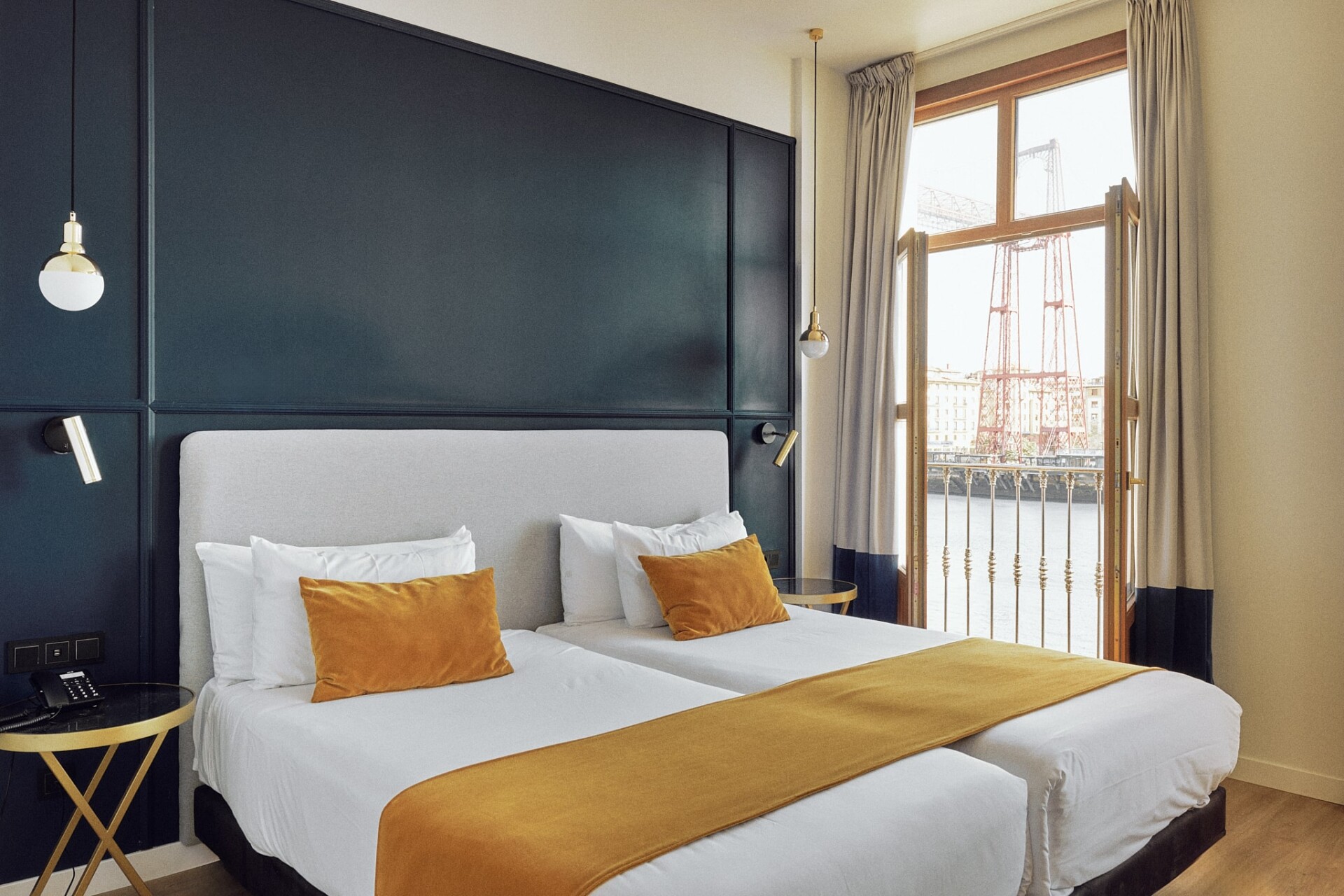 /uploads/image/1744802984_puente_colgante_boutique_hotel_room_2jpeg_2048px_fur_webanwendung_min_lg.jpg